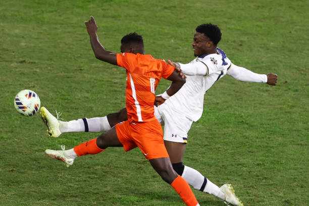 為曼聯提供 為曼聯提供